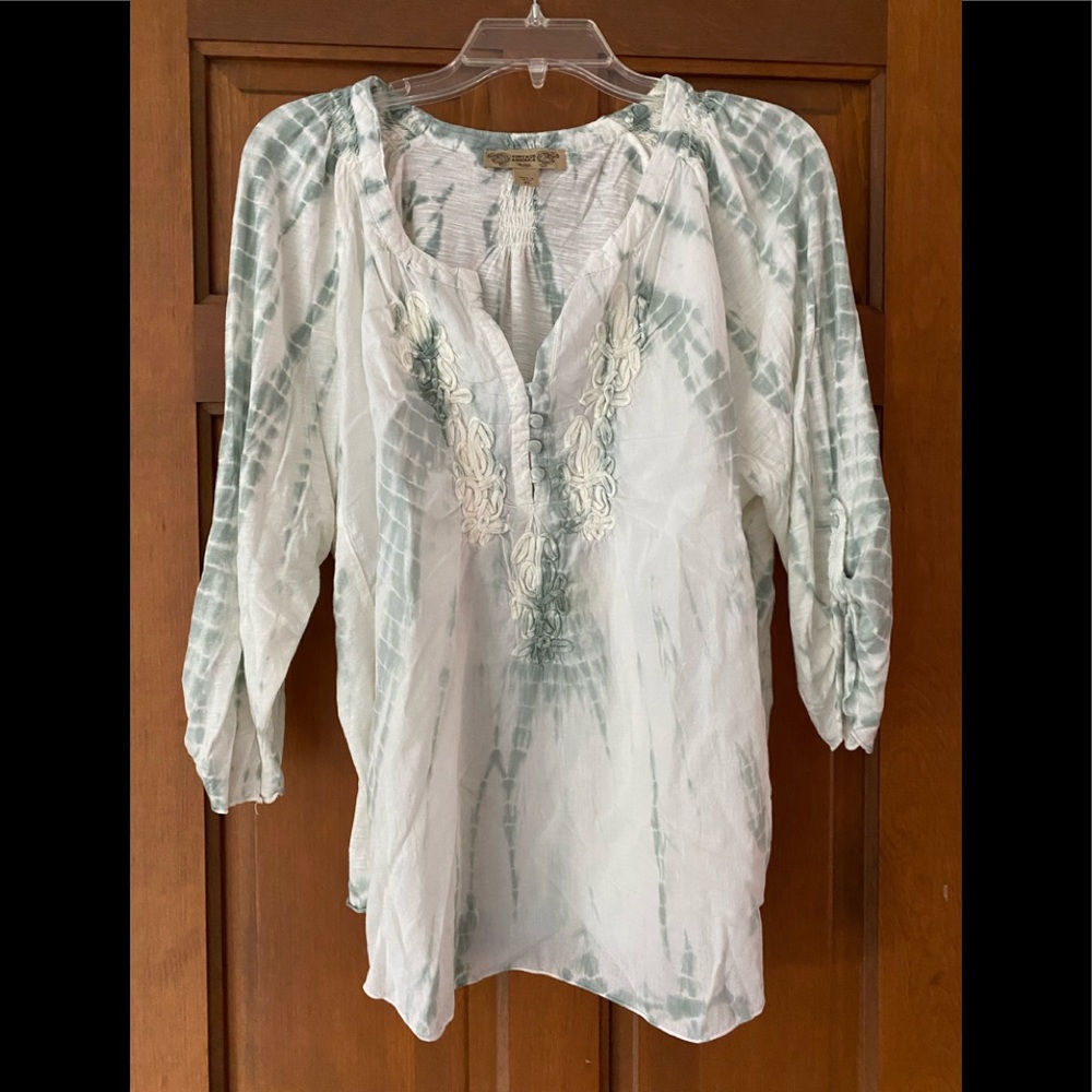 Cotton with bluish green accent